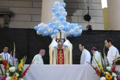 Bergoglio instó a eliminar los efectos demoníacos que provoca el dinero