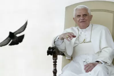 Conmoción tras la renuncia del Papa Benedicto XVI