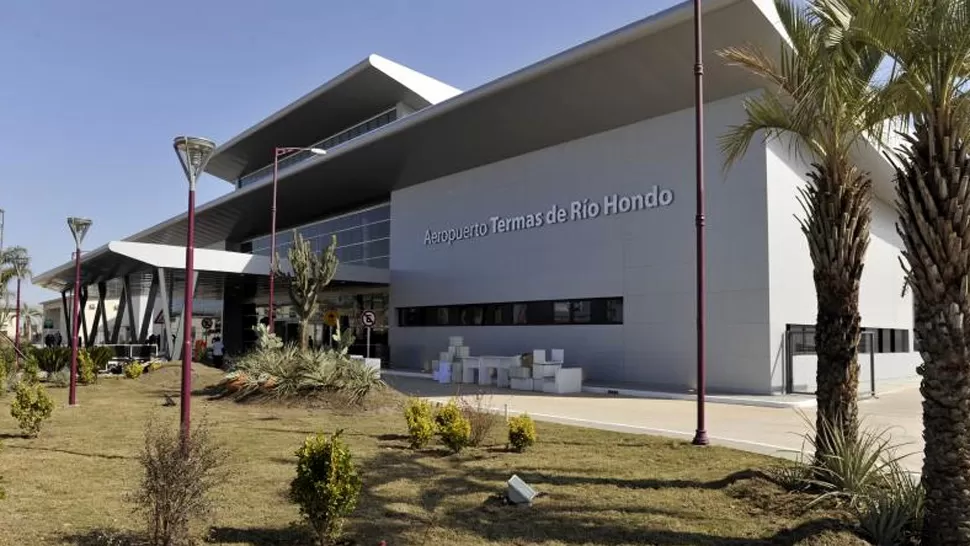 ALTERNATIVA. El aeropuerto de Las Termas recibirá los vuelos que deben aterrizar en Santiago del Estero. ARCHIVO LA GACETA