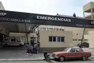 Una mujer está grave tras recibir un disparo en la cabeza