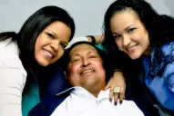 Difunden las primeras fotos de Chávez tras su operación