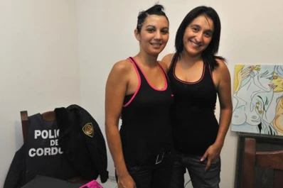 Una mujer policía se casa con su novia en Córdoba
