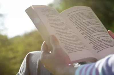 La verdadera razón para leer novelas