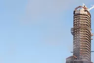 Un ejército de vidrieristas salió a curar las heridas del meteorito en Rusia