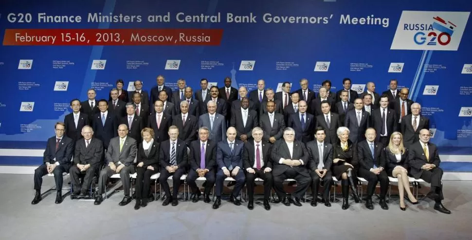 ESCENARIO MUNDIAL. Los ministros de Finanzas y los directivos de los bancos nacionales, en la foto oficial de la reunión del G-20, realizada en Moscú. REUTERS