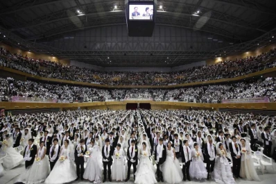 3.500 parejas se casaron en la iglesia de la Unificación de Corea del Sur