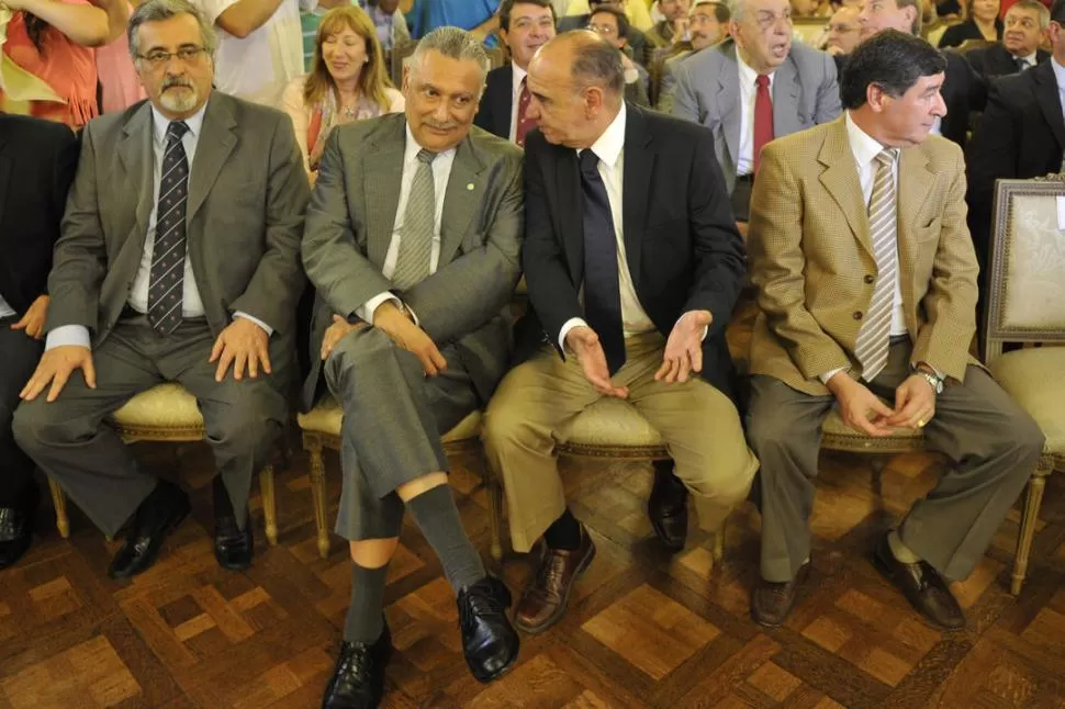 NEGOCIAR Y CEDER. Jorge Jiménez (Economía) y Edmundo Jiménez (Gobierno) encabezan los encuentros.  LA GACETA / FOTO DE JORGE OLMOS SGROSSO (ARCHIVO)