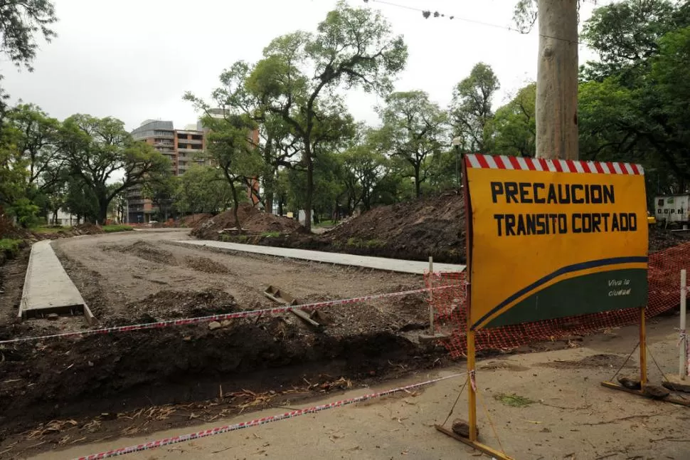 AVANZA. Los trabajos en la apertura nunca se detuvieron a pesar de la controversia que se generó en Patrimonio; ahora tienen luz verde para seguir. LA GACETA / FOTO DE INES QUINTEROS ORIO 