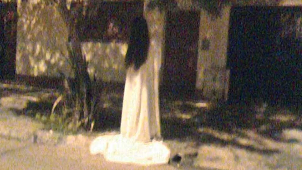 IMPACTO. La foto de la supuesta mujer de blanco conmociona a La Banda. FOTO TOMADA DE DIARIOPANORAMA.COM