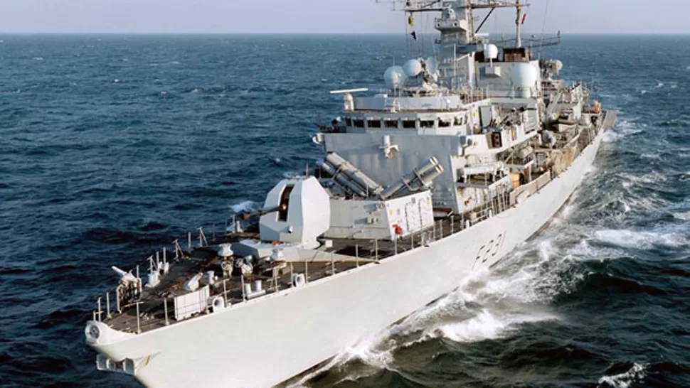EMBARCACION MILITAR. El buque HMS Argyll partió desde Gran Bretaña con destino a Malvinas. FOTO TOMADA DE MOD.UK