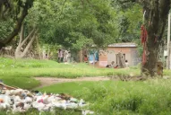 El parque Guillermina, sitiado por asentamientos y vandalismo