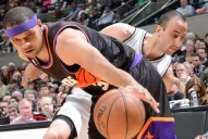 Los Suns dejaron sin invicto a los Spurs