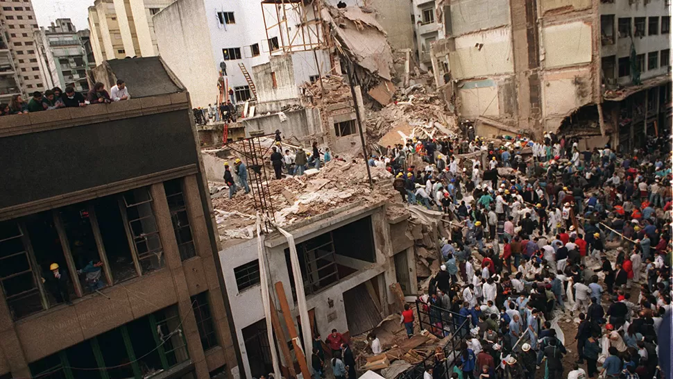 POSTAL DEL DOLOR. En total, 85 personas murieron en julio de 1994 por el atentado a la AMIA. TELAM
