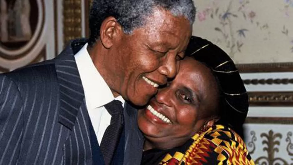 UNIDOS. Miriam Makeba fue la voz que inspiró a Nelson Mandela. FOTO TOMADA DE STARPULSE.COM