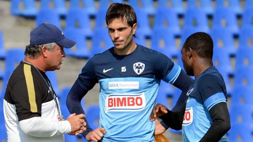 DEBUT. El defensor José Basanta, del Monterrey de México, fue convocado por primera vez por Alejandro Sabella para integrar el seleccionado argentino.