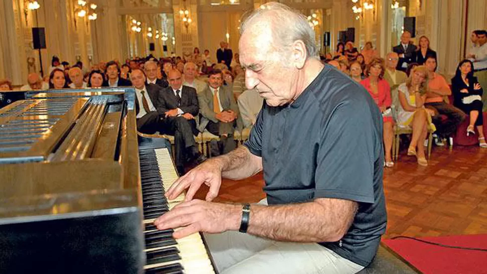 TALENTO TUCUMANO. Estrella es uno de los pianistas más premiados de la Argentina. ARCHIVO LA GACETA