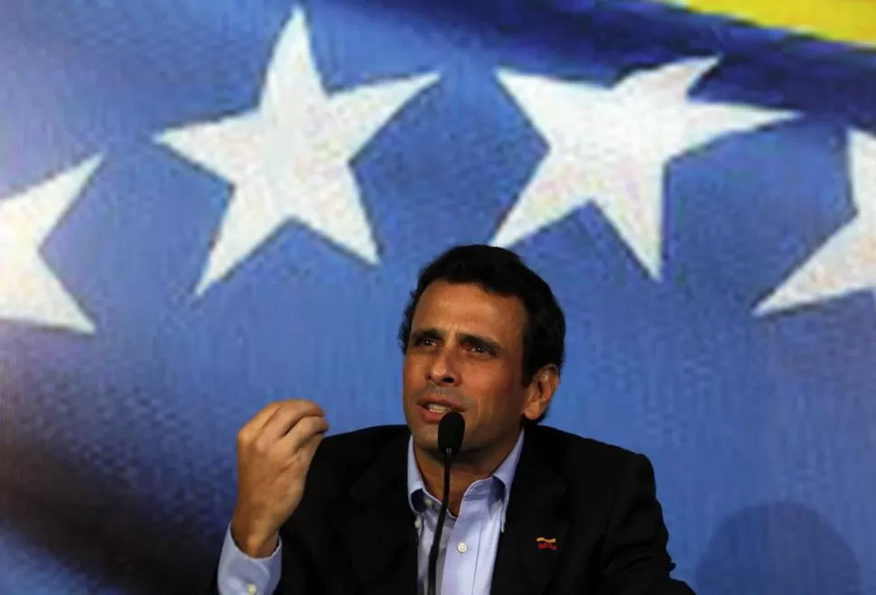 DENUNCIA. El líder opositor Henrique Capriles ofreció una rueda de prensa. REUTERS