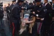 Una activista se desnudó en el Vaticano