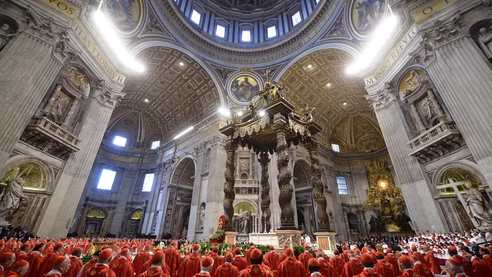 INICIO. Los 115 cardenales asisten a la misa votiva Pro eligendo Pontifice  en la Basílica San Pedro. EFE