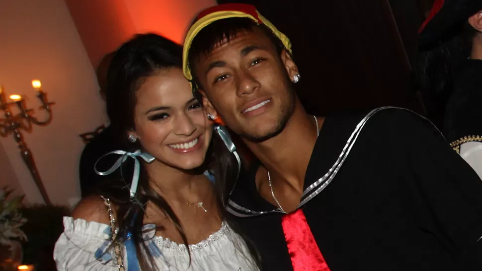 ESTRELLAS. Bruna y Neymar cautivaron todos los flashes de la fiesta de cumpleaños. FOTO TOMADA DE EGO.GLOBO.COM
