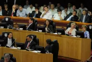 Sin la oposición, el alperovichismo aprobó más contrataciones directas