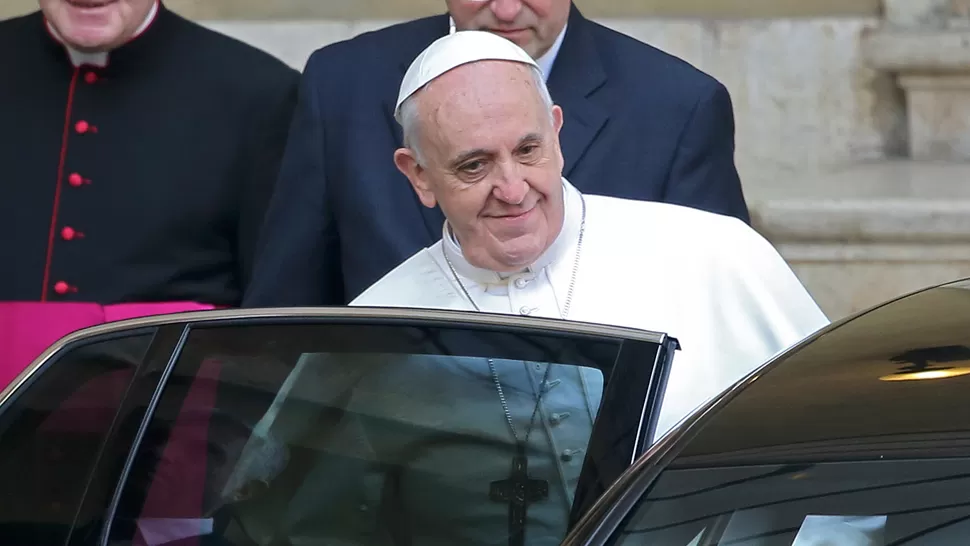 BAJO PERFIL. Bergoglio mantiene un escaso contacto con los medios de prensa. REUTERS