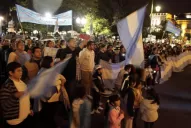 Marcharon bajo la lluvia