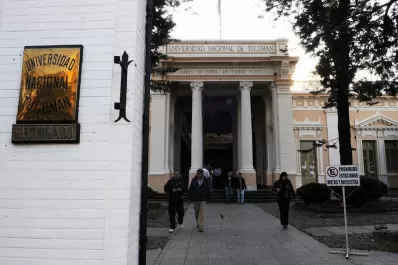 Casi todas las facultades cobran inscripción