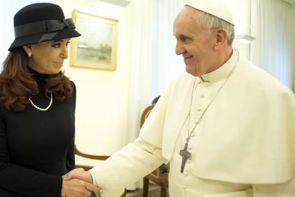 El Papa Francisco y Cristina Fernández rompieron el protocolo