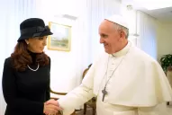 El Vaticano habría rechazado un pedido K para cerrar el escándalo por el dossier contra el Papa