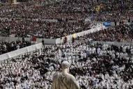 La llegada a la plaza San Pedro, como la previa de un concierto de rock