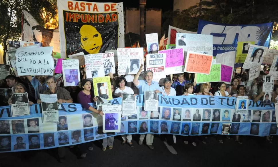 CONTRA LA IMPUNIDAD. El 26 de febrero, Alberto Lebbos encabezó una marcha a la plaza Independencia. LA GACETA / FOTO DE OSVALDO RIPOLL (ARCHIVO)