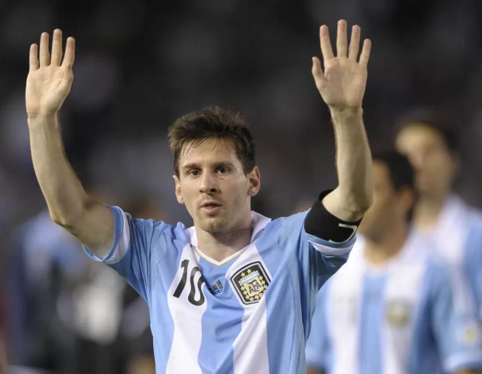 MESSI MUEVE MONTAÑAS. Lionel Messi es el principal responsable de que el público se haya enamorado de una Selección que cada vez juega mejor y que despierta todo tipo de ilusiones. 