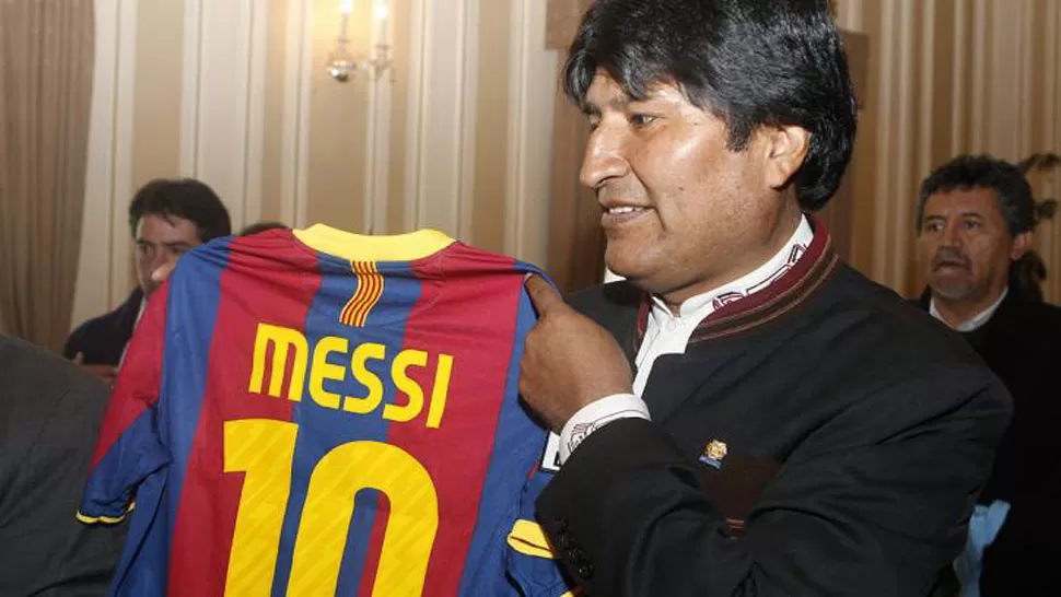 FANATICO. Evo Morales admira a Messi y quiere homenajearlo. FOTO TOMADA DE LAVOZ.COM.AR
