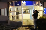 Destrozaron a pedradas la comisaría de Lomas de Tafí e hirieron a tres policías