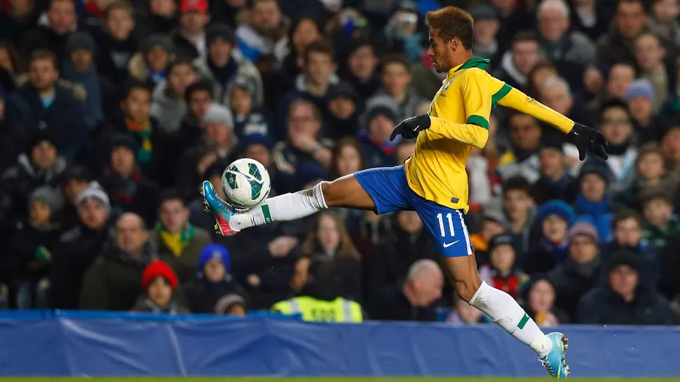 EN DEUDA. El joven delantero jugó un partido mediocre en Londres y recibió duras críticas de la prensa brasileña. REUTERS