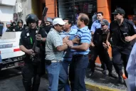 El Gobierno y La Bancaria recrudecen su enfrentamiento político en la calle