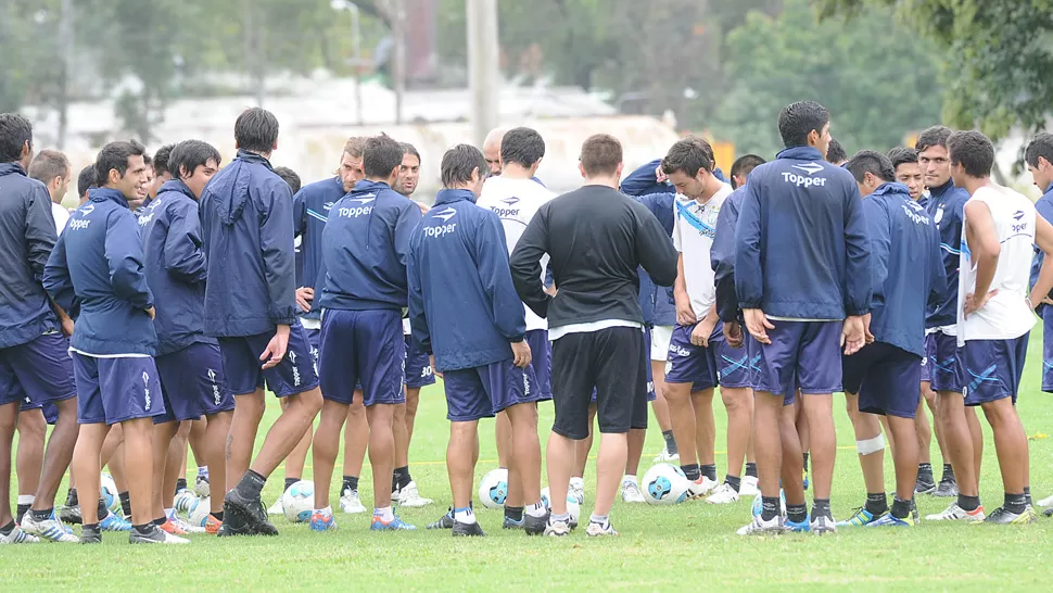 SUMAR. Atlético necesita ganar el domingo para seguir con chances de ascender. LA GACETA / HECTOR PERALTA