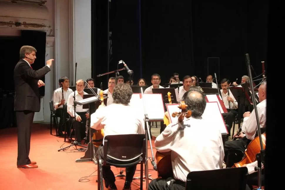 TEATRO SAN MARTÍN.
A las 22. Apertura de la Temporada 2013 de la Banda Sinfónica de la Provincia.