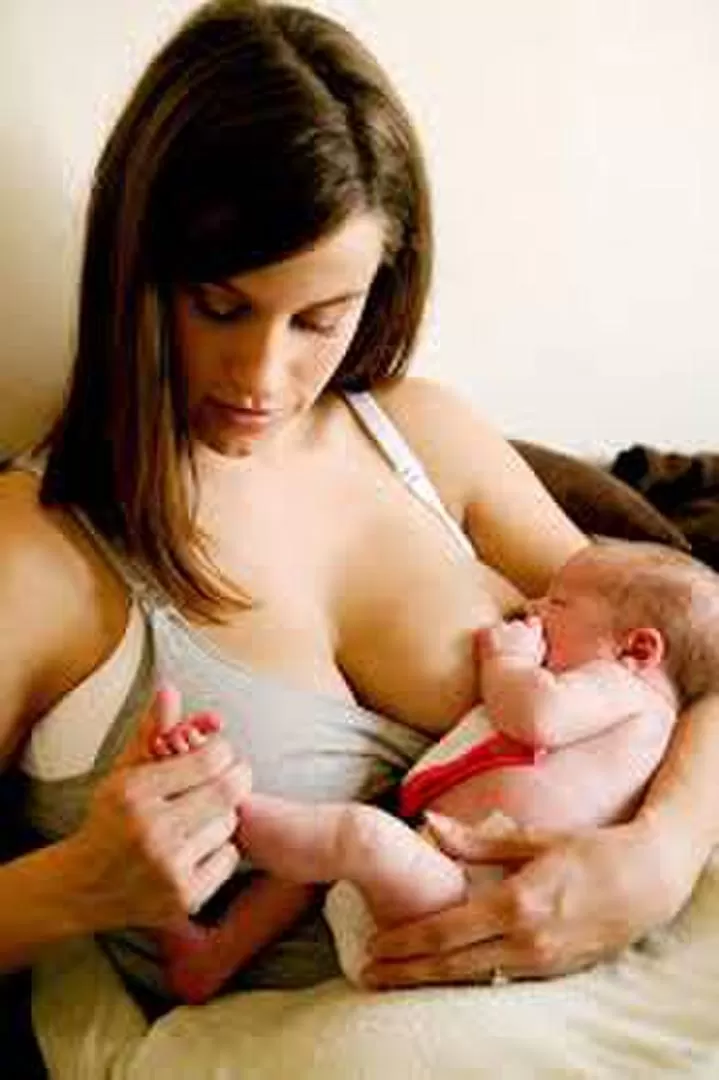 EL MEJOR ALIMENTO. La leche materna es el principal alimento natural y nutritivo que necesita un bebé en los primeros 12 meses de vida. RUNRUN.ES