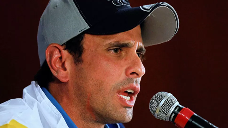 PREANUNCIO. Capriles muestra como sería el trato con Argentina si el domingo gana las elecciones. FOTO TOMADA DE PANORAMA.COM.VE
