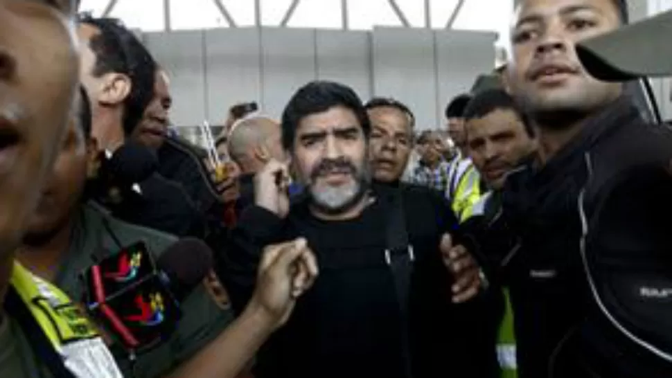 EN TIERRA CARIBEÑA. Diego Maradona llegó a Caracas para apoyar a Maduro en el cierre de camapaña. 