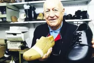 El Papa Francisco no cambia ni de zapatero