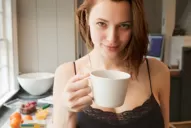 Tomar café reduce el tamaño de los senos