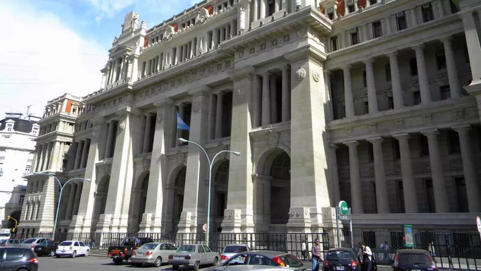 PALACIO. La sede de la Corte Suprema de Justicia y otros tribunales, en Talcahuano 550, Ciudad de Buenos Aires. FOTO TOMADA DE LETRAP.COM.AR