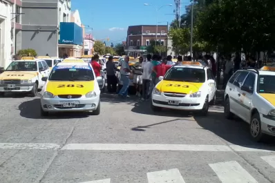 Taxistas cortaron el microcentro de Concepción