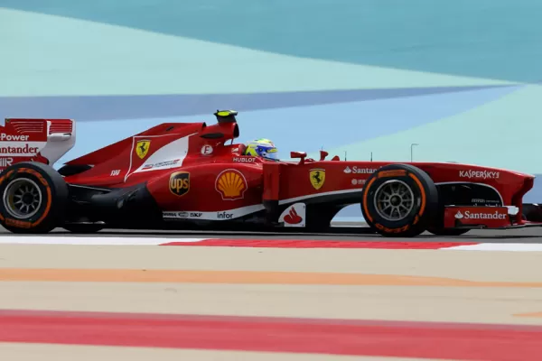 Ferrari dominó los entrenamientos libres