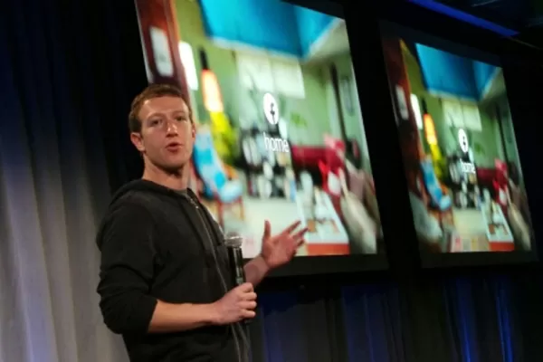 Facebook Home fracasa en su segunda semana en Google Play