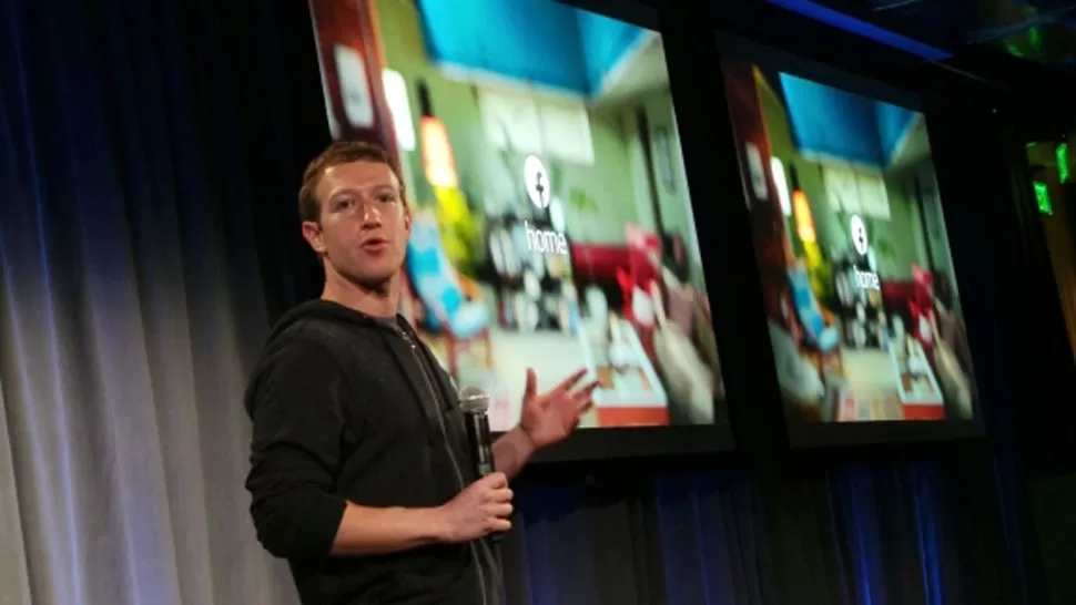 EXPECTATIVA. Mark Zuckerberg presentó Facebook Home como la gran apuesta de su empresa. FOTO TOMADA DE CNET.COM
