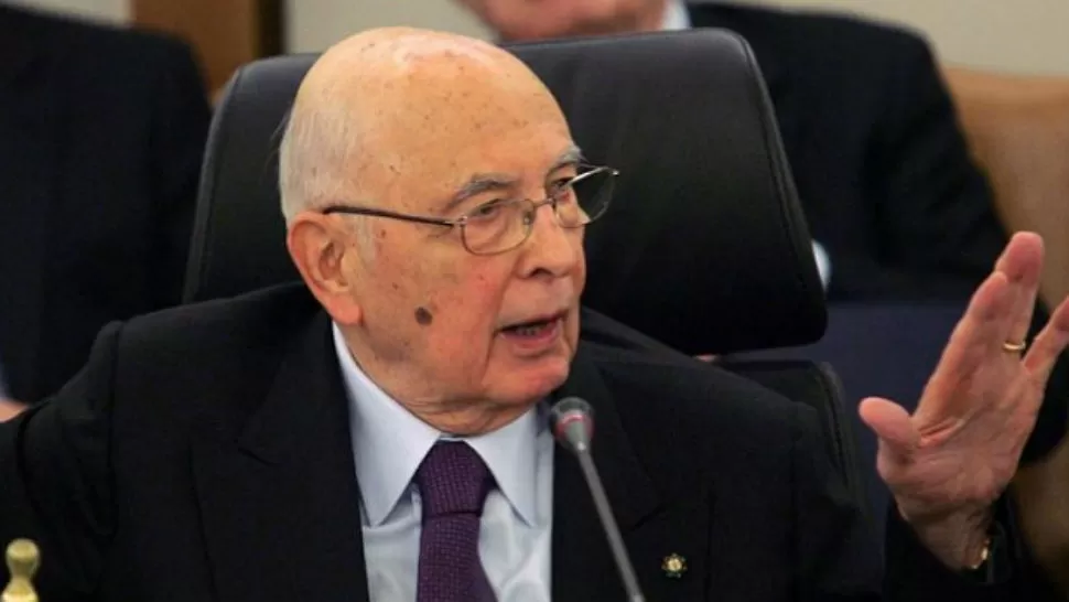 UNO MAS. Giorgio Napolitano supo ser un moderador y conciliador en los últimos siete años al frente del Gobierno. REUTERS